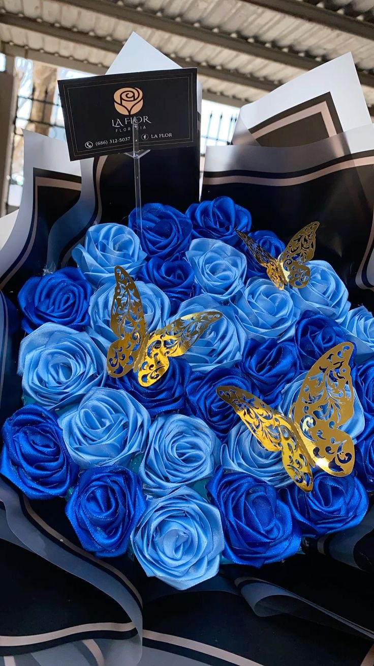 Rosa eterna azules